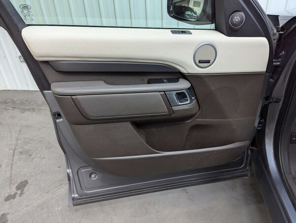 Used Land Rover Discovery 2018 for sale - 76023350: Photo 58