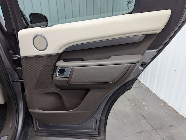 Used Land Rover Discovery 2018 for sale - 76023350: Photo 65