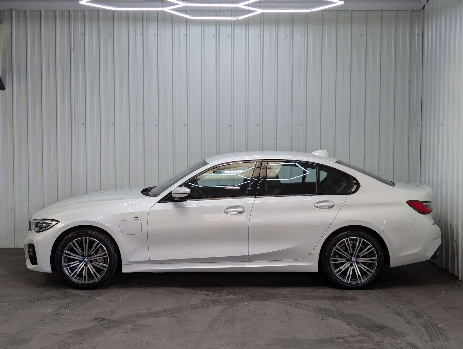 Used BMW 3 Series 2019 for sale - 76334979: Photo 17