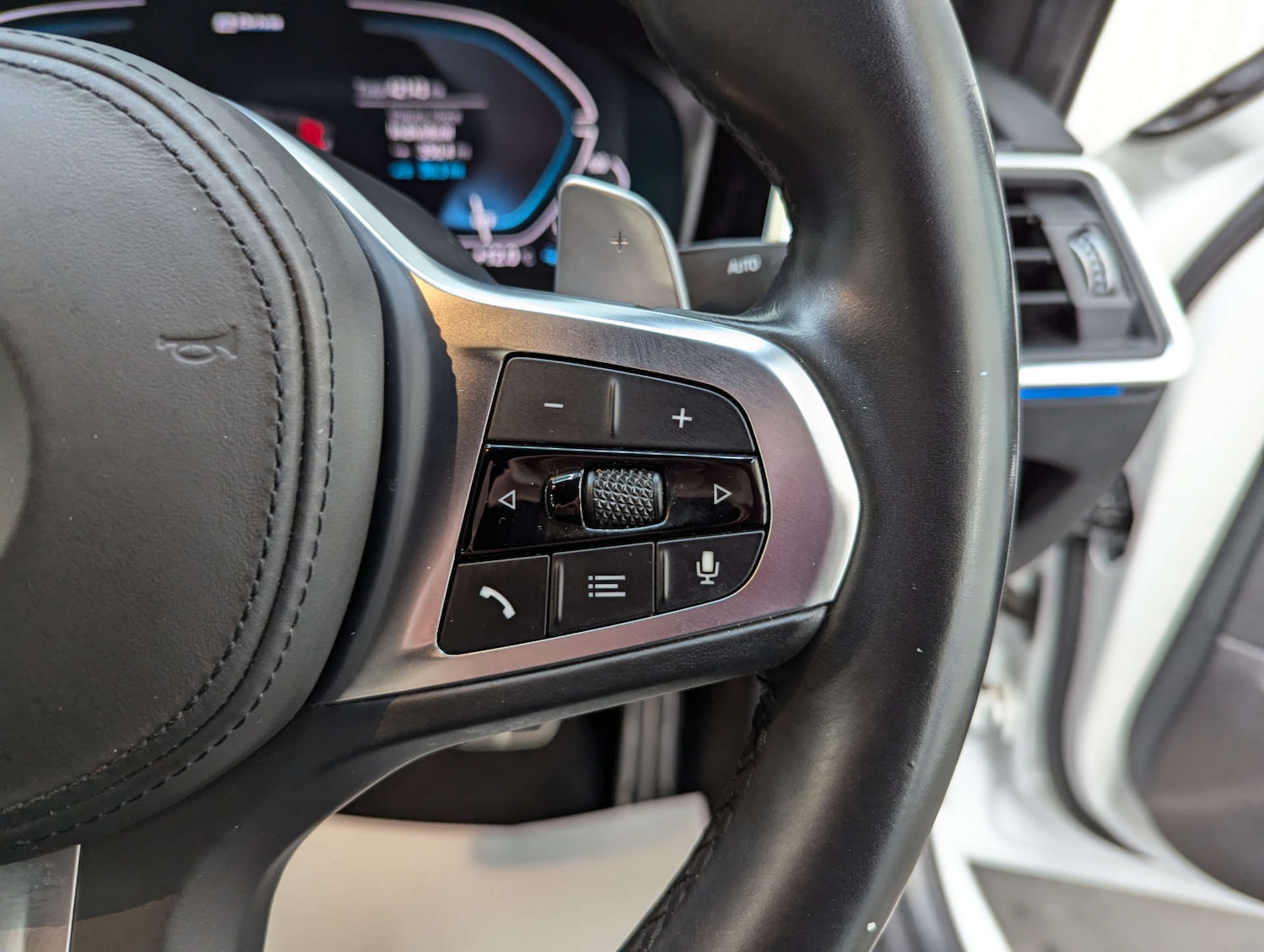 Used BMW 3 Series 2019 for sale - 76334979: Photo 76