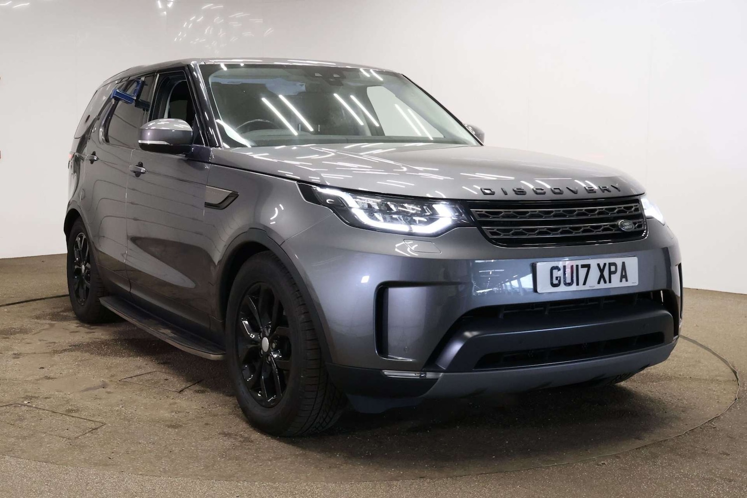 Used Land Rover Discovery 2017 for sale - 76630391: Photo 1