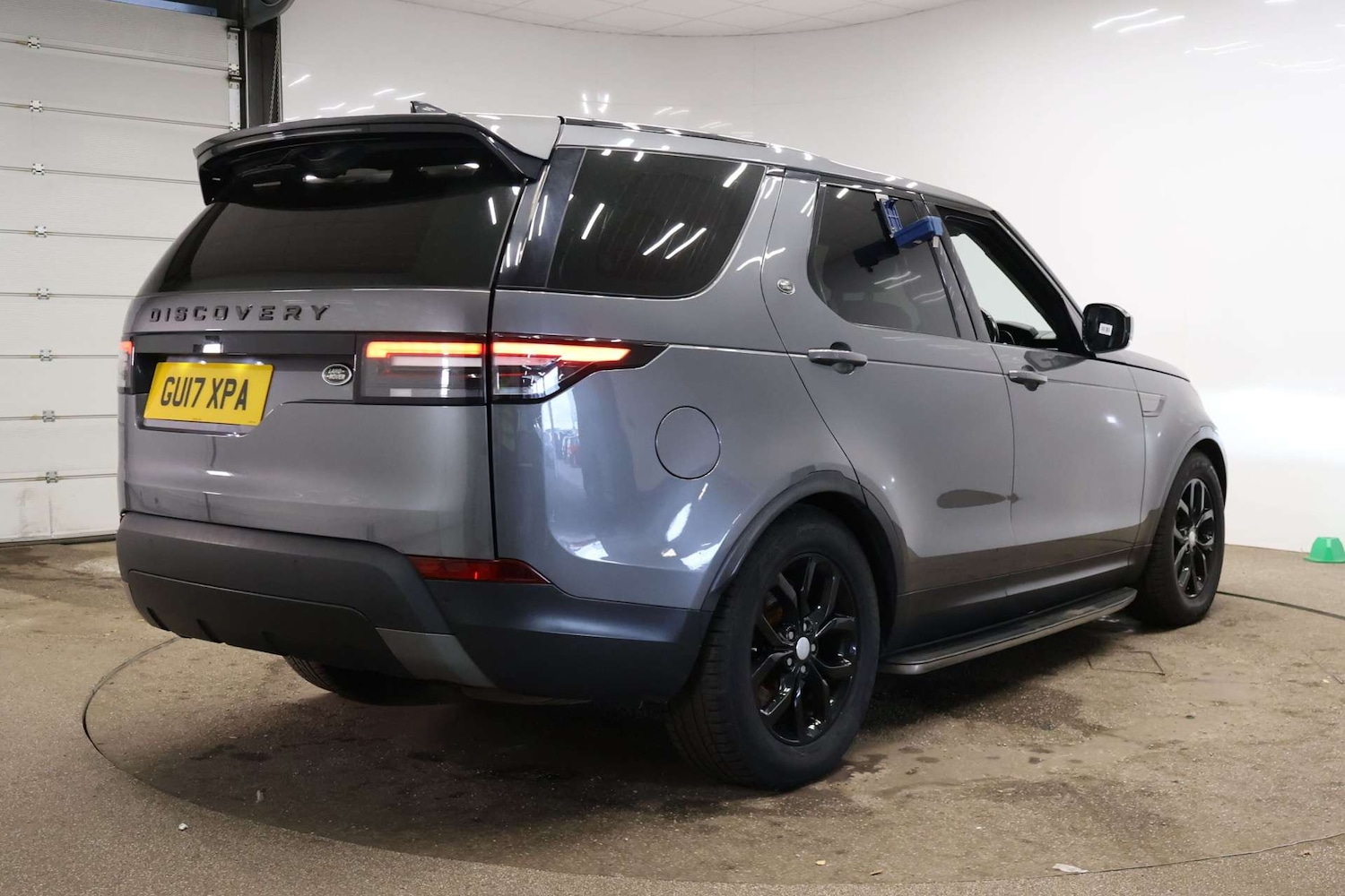 Used Land Rover Discovery 2017 for sale - 76630391: Photo 11