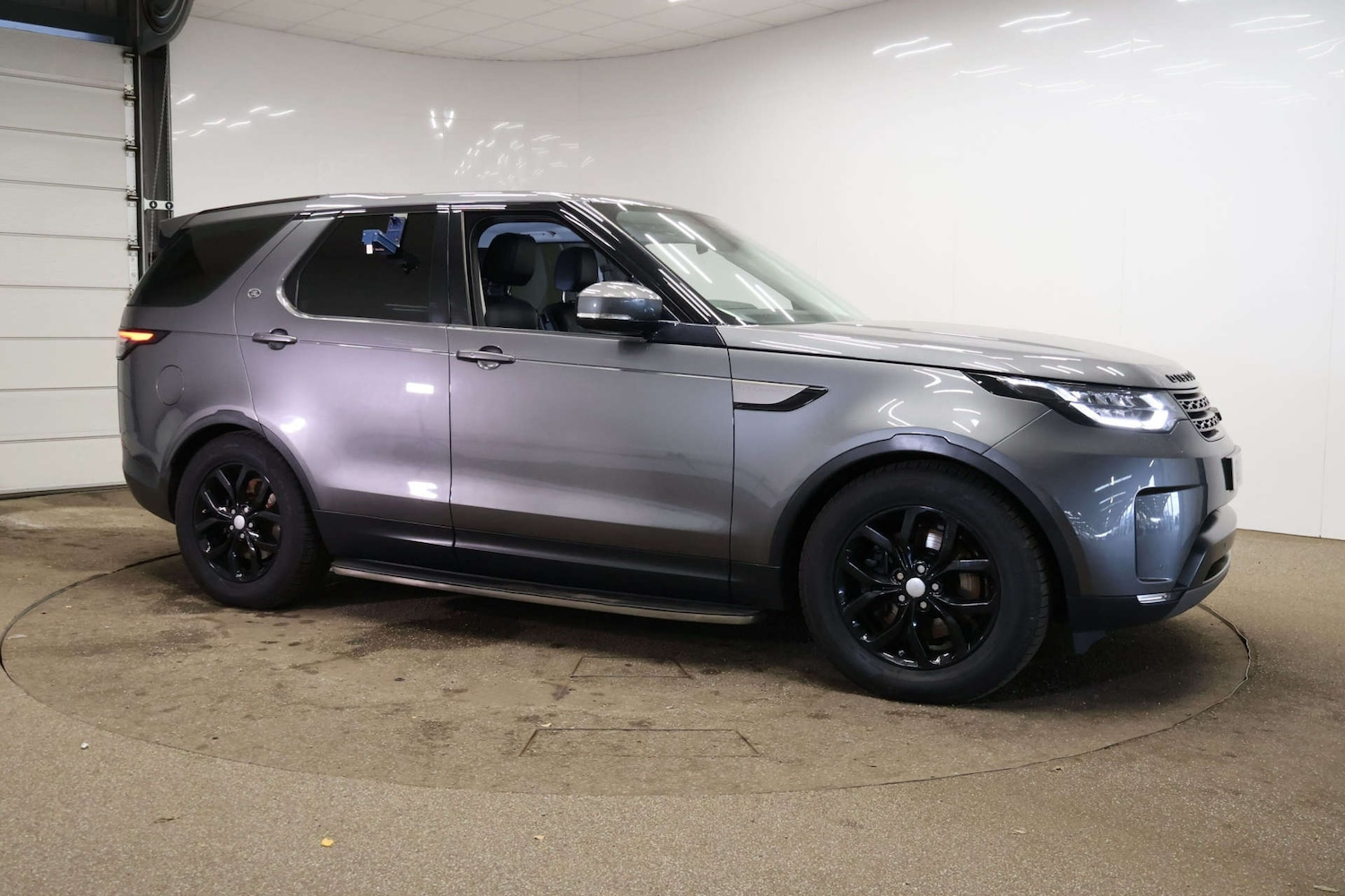 Used Land Rover Discovery 2017 for sale - 76630391: Photo 7