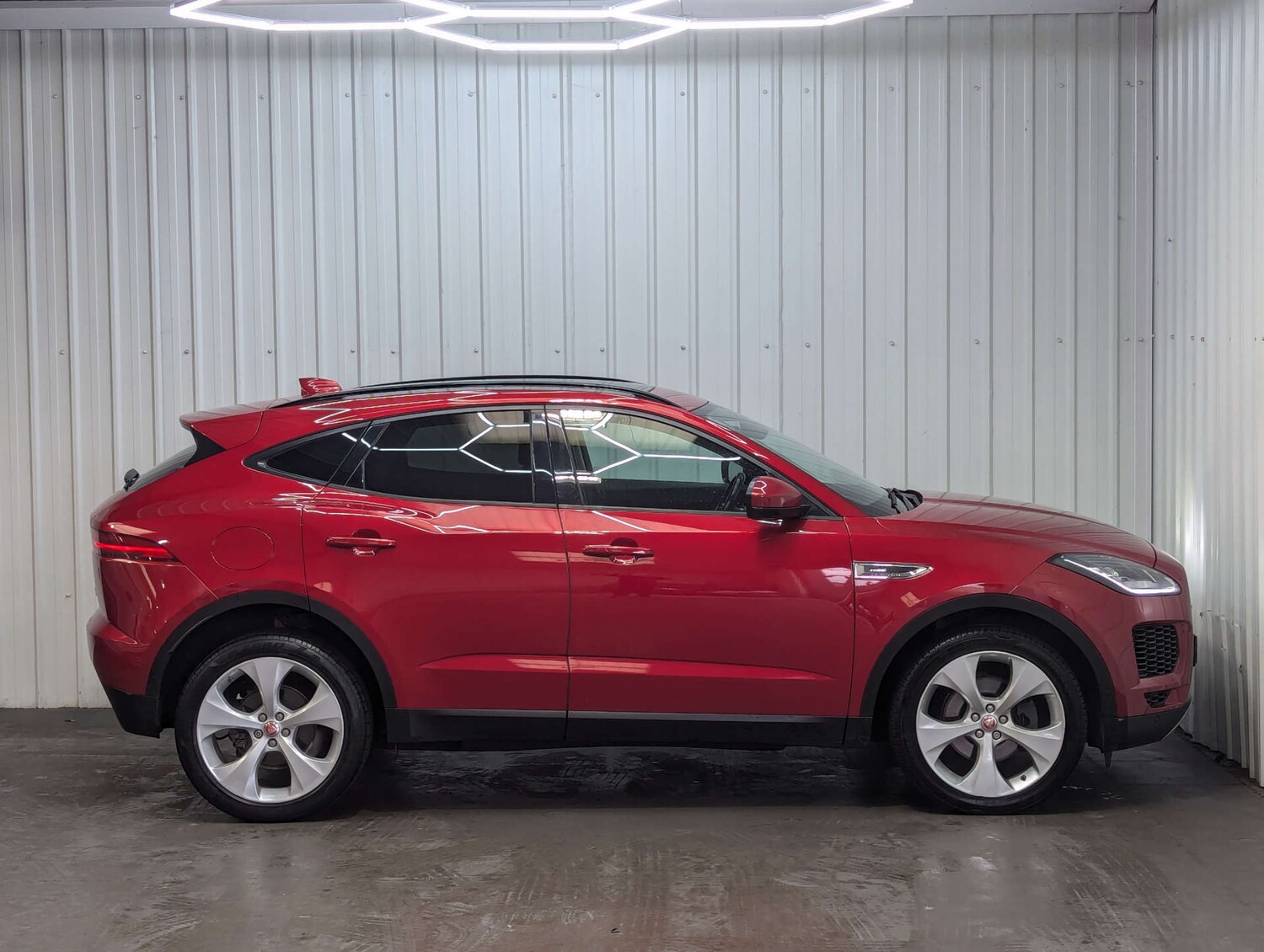 Used Jaguar E-Pace 2018 for sale - 77789090: Photo 17