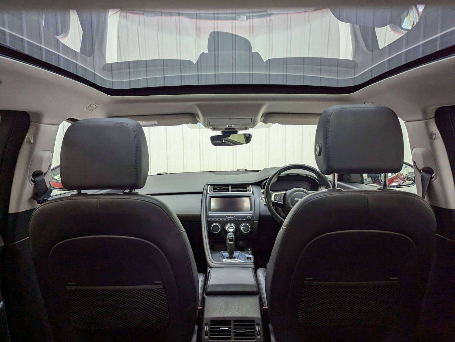 Used Jaguar E-Pace 2018 for sale - 77789090: Photo 2