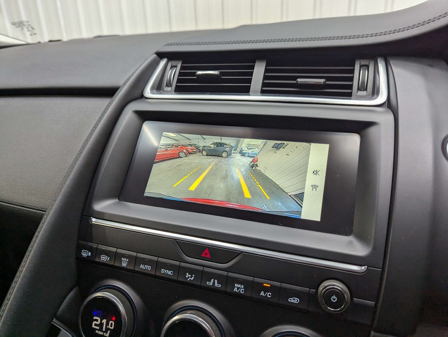 Used Jaguar E-Pace 2018 for sale - 77789090: Photo 87