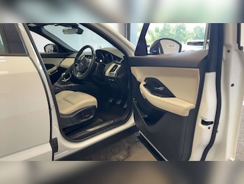 Used Jaguar E-Pace 2018 for sale - 79293637: Photo