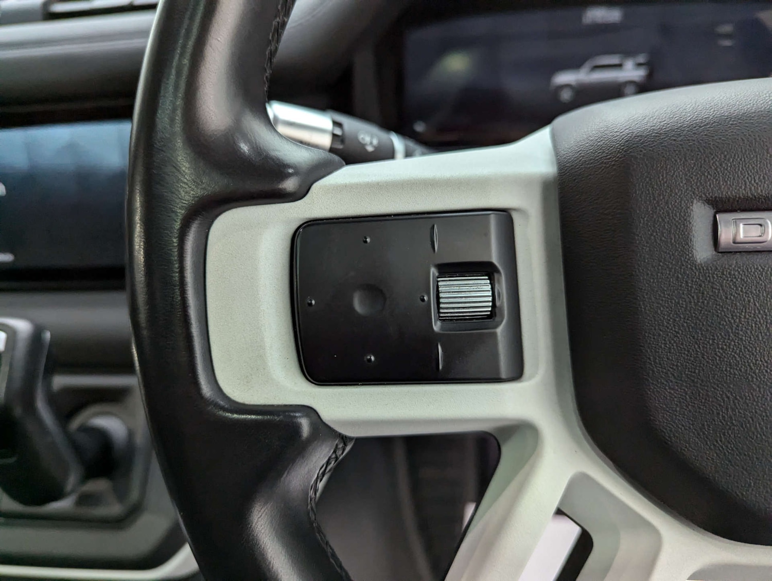 Used Land Rover Defender 2020 for sale - 76410700: Photo 71