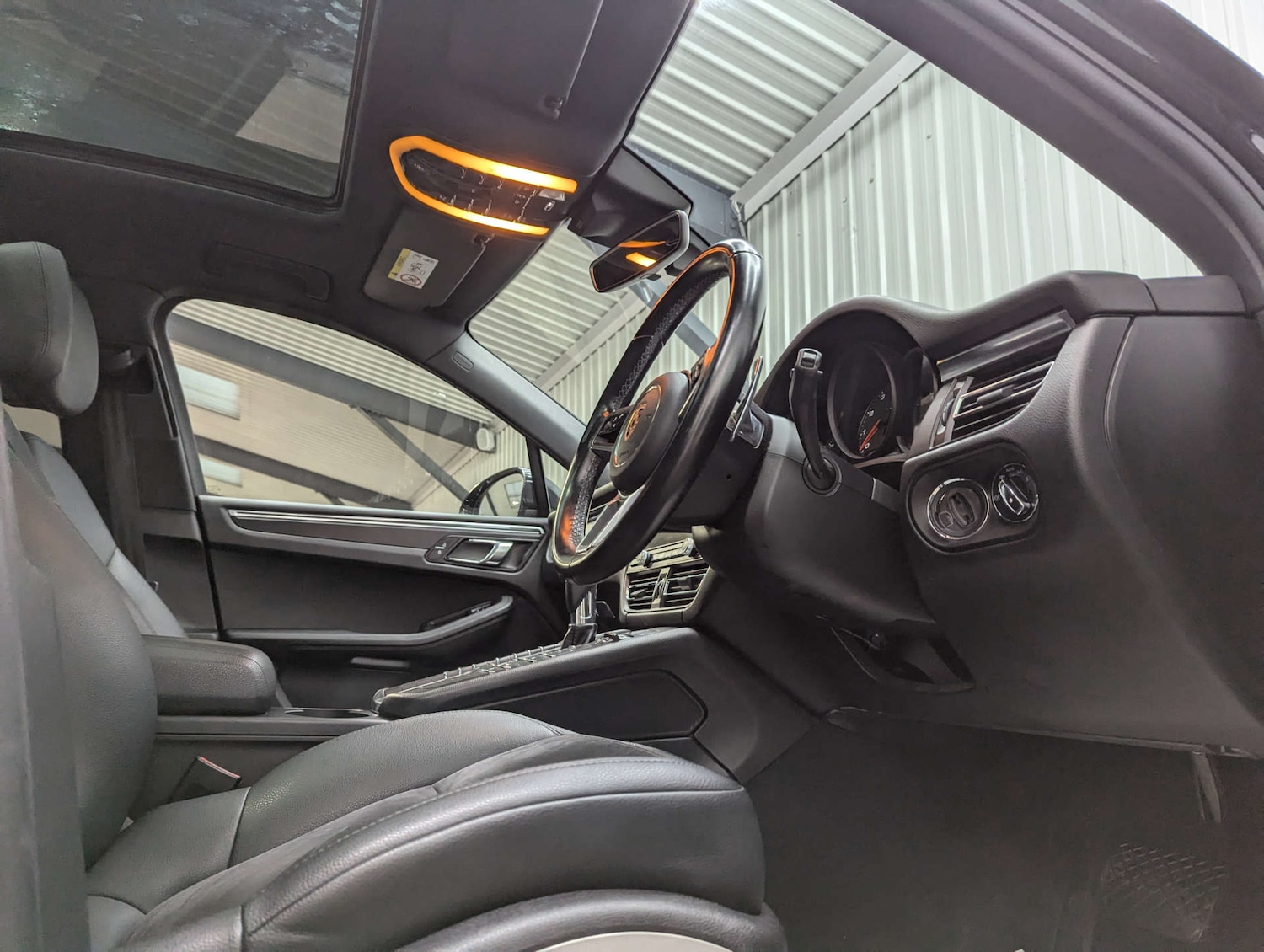 Used Porsche Macan 2019 for sale - 77984299: Photo 52