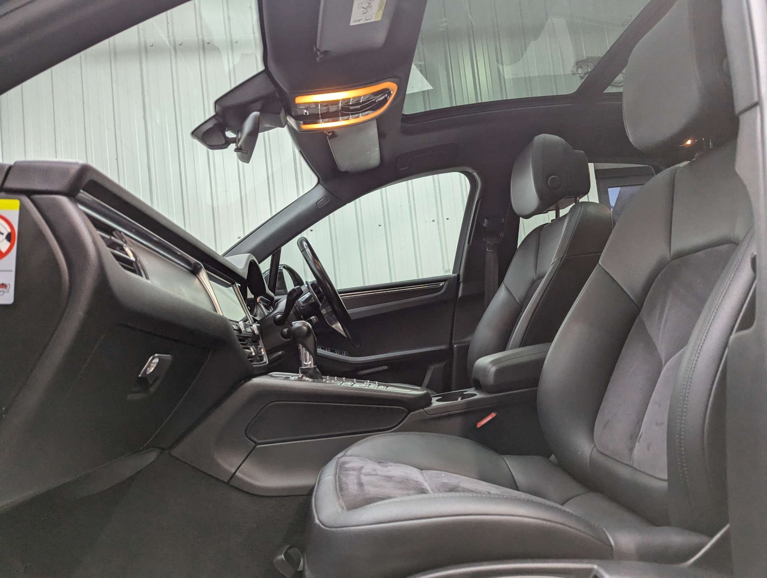 Used Porsche Macan 2019 for sale - 77984299: Photo 60