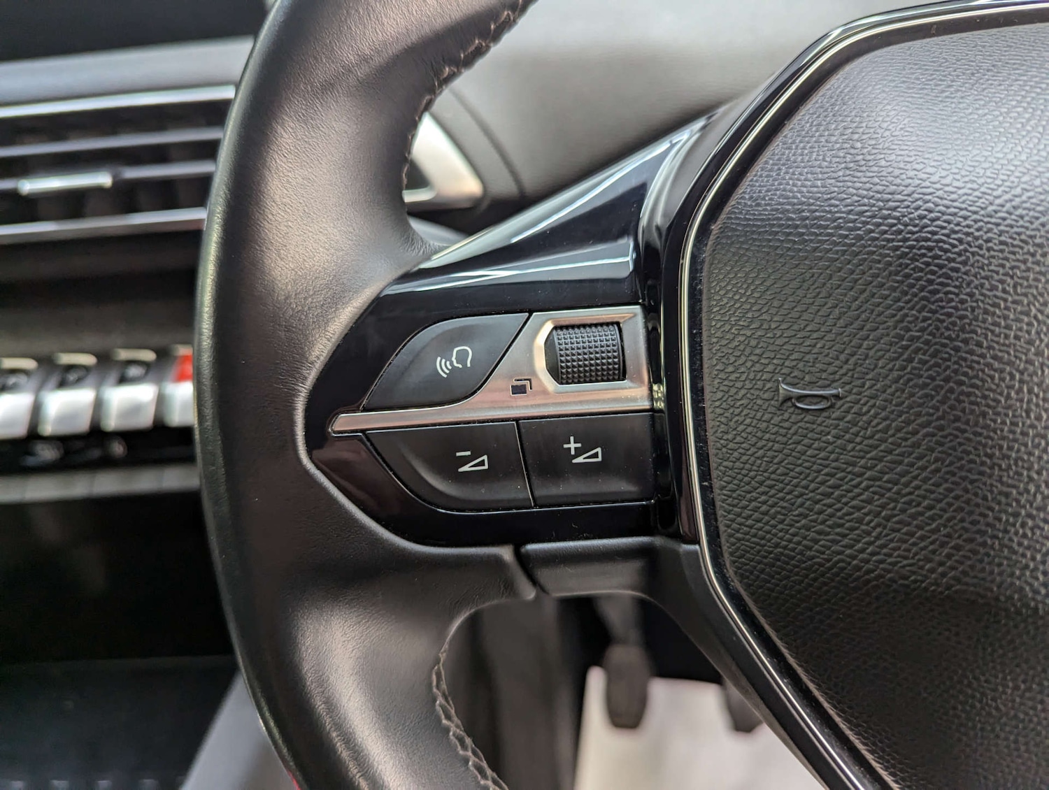 Used Peugeot 3008 2017 for sale - 76891575: Photo 75