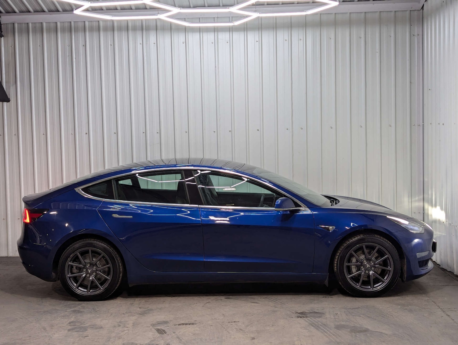 Used Tesla Model 3 2019 for sale - 76669811: Photo 28