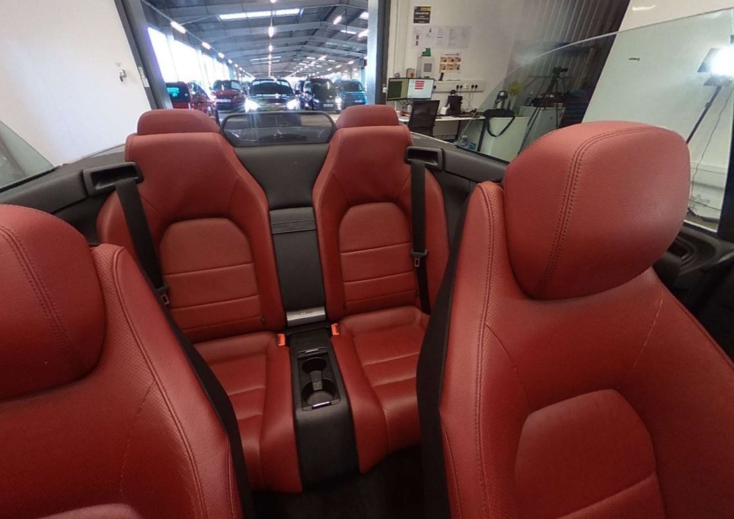 Used Mercedes-Benz E Class 2015 for sale - 77289419: Photo 4