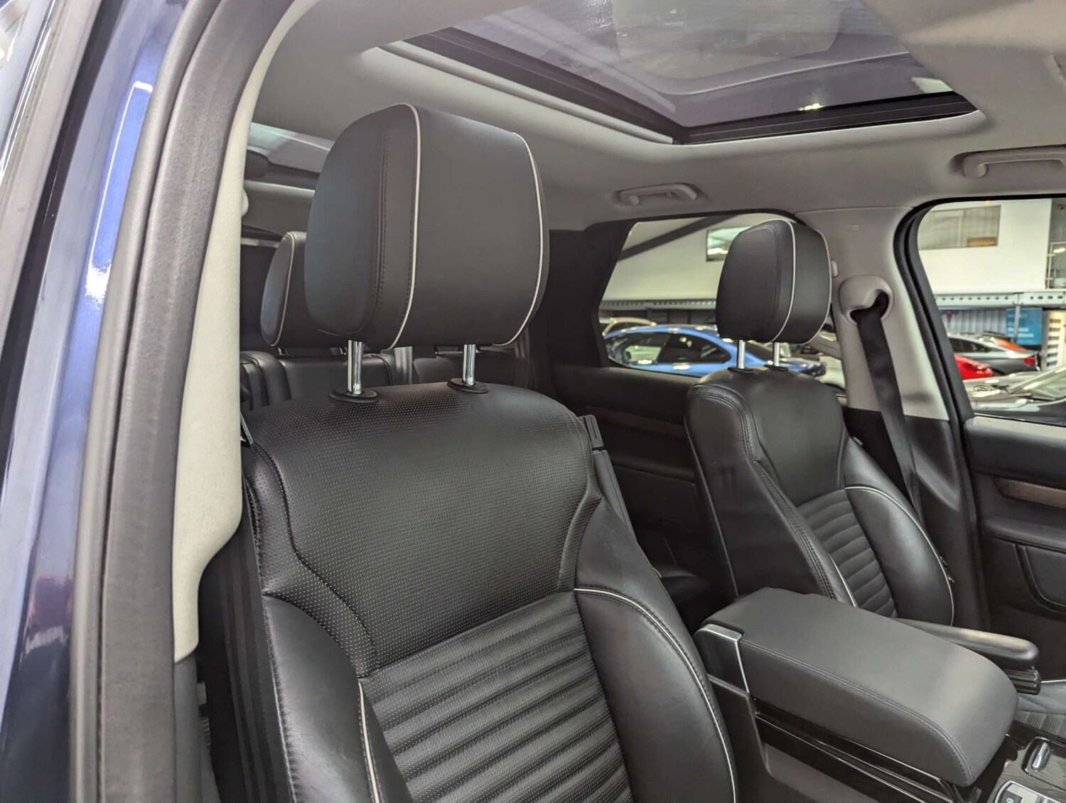 Used Land Rover Discovery 2017 for sale - 76527415: Photo 49