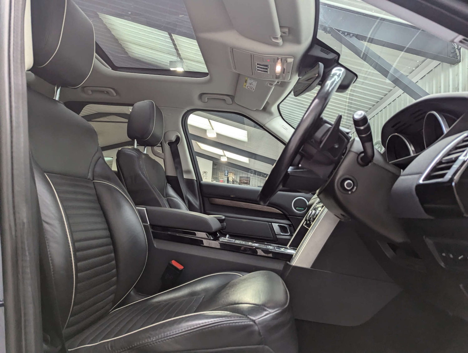 Used Land Rover Discovery 2017 for sale - 76527415: Photo 50