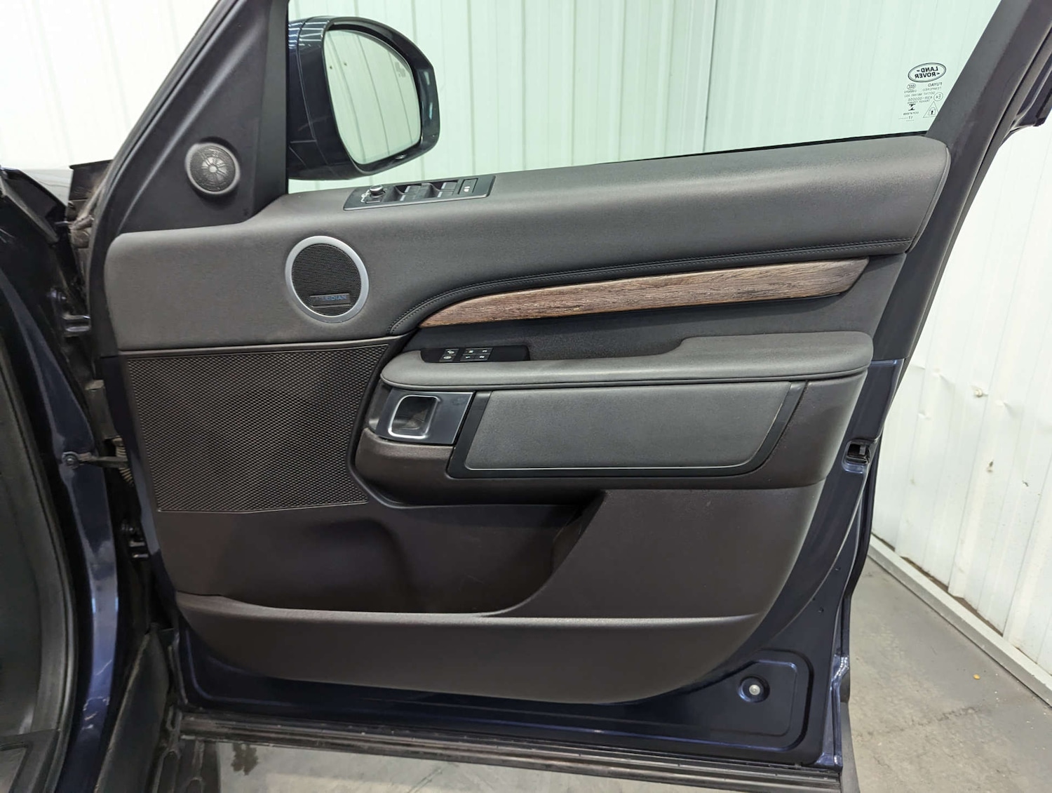 Used Land Rover Discovery 2017 for sale - 76527415: Photo 51