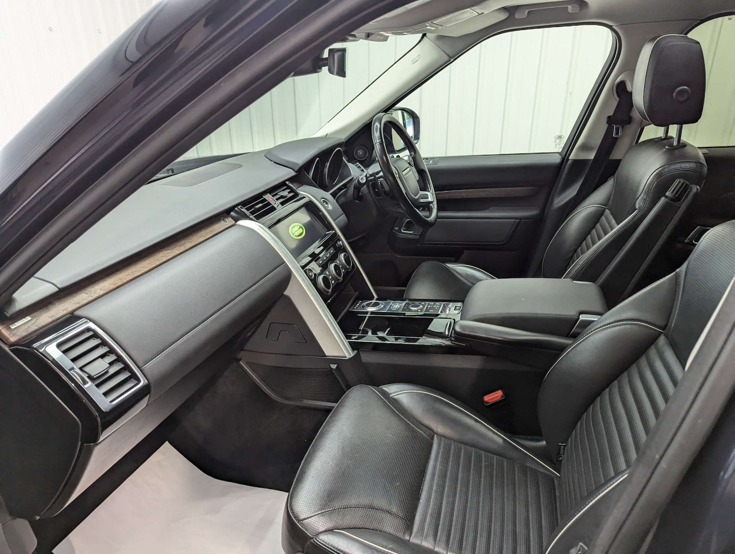 Used Land Rover Discovery 2017 for sale - 76527415: Photo 52