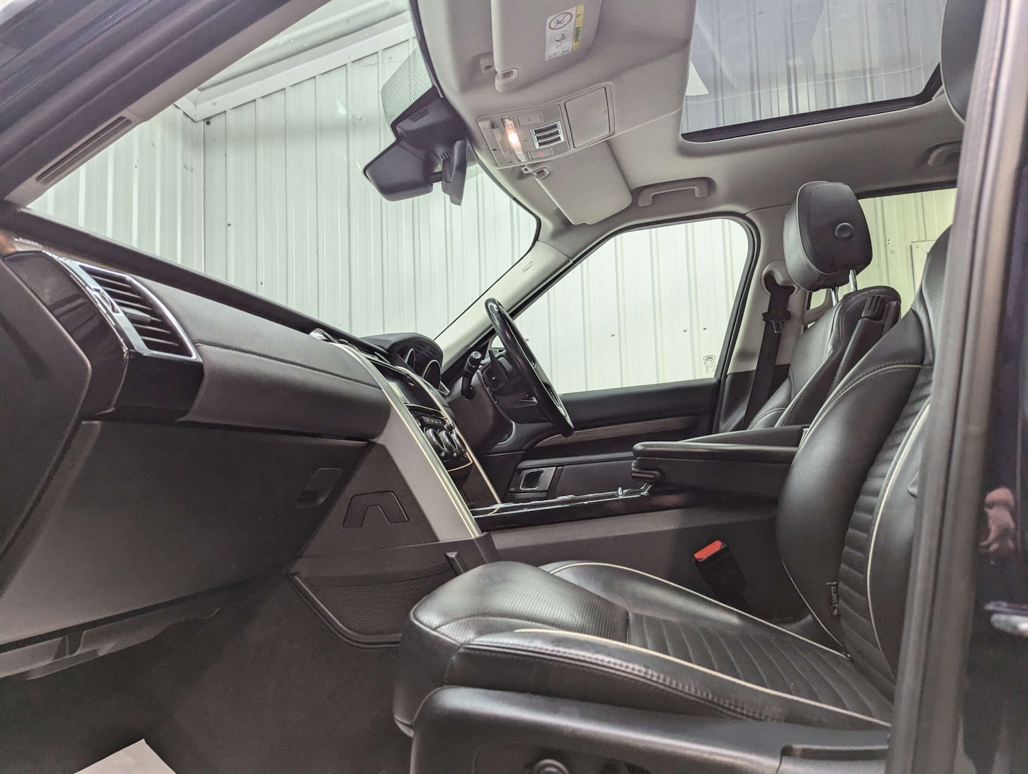 Used Land Rover Discovery 2017 for sale - 76527415: Photo 53