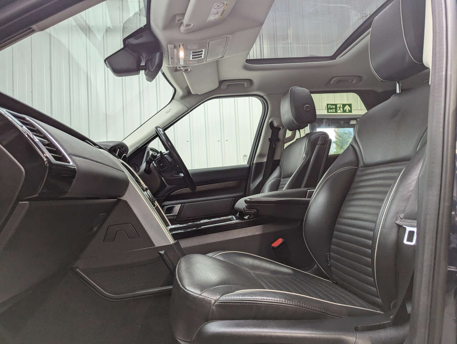 Used Land Rover Discovery 2017 for sale - 76527415: Photo 56