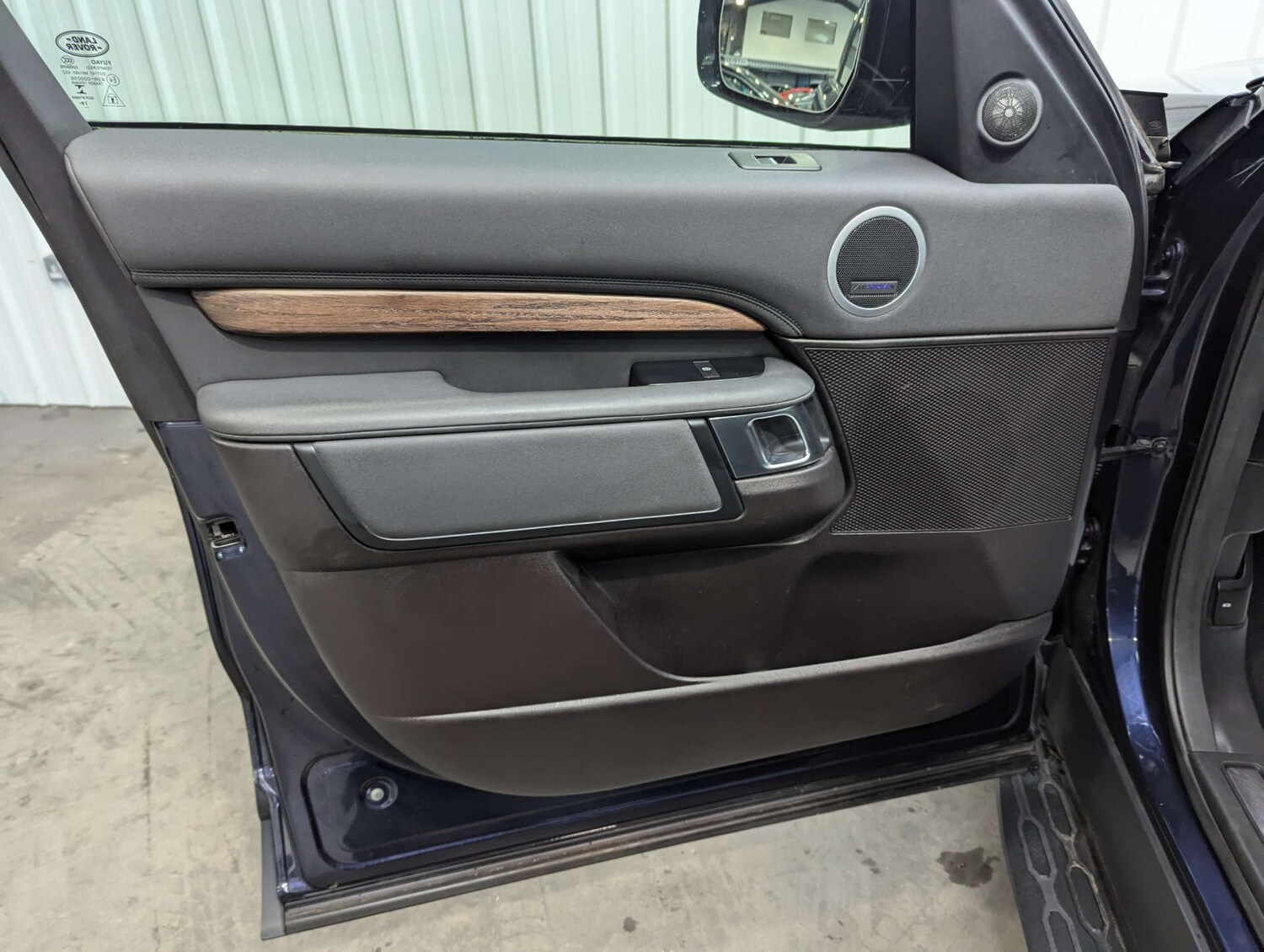 Used Land Rover Discovery 2017 for sale - 76527415: Photo 57