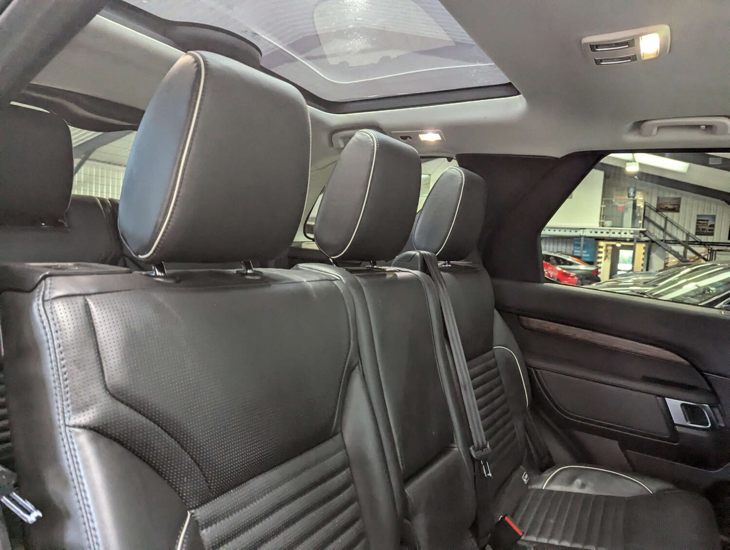 Used Land Rover Discovery 2017 for sale - 76527415: Photo 60