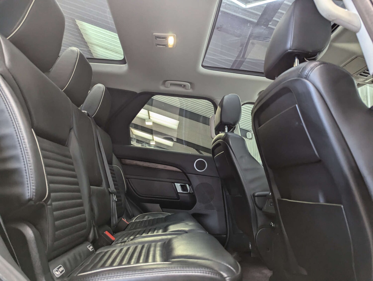 Used Land Rover Discovery 2017 for sale - 76527415: Photo 61