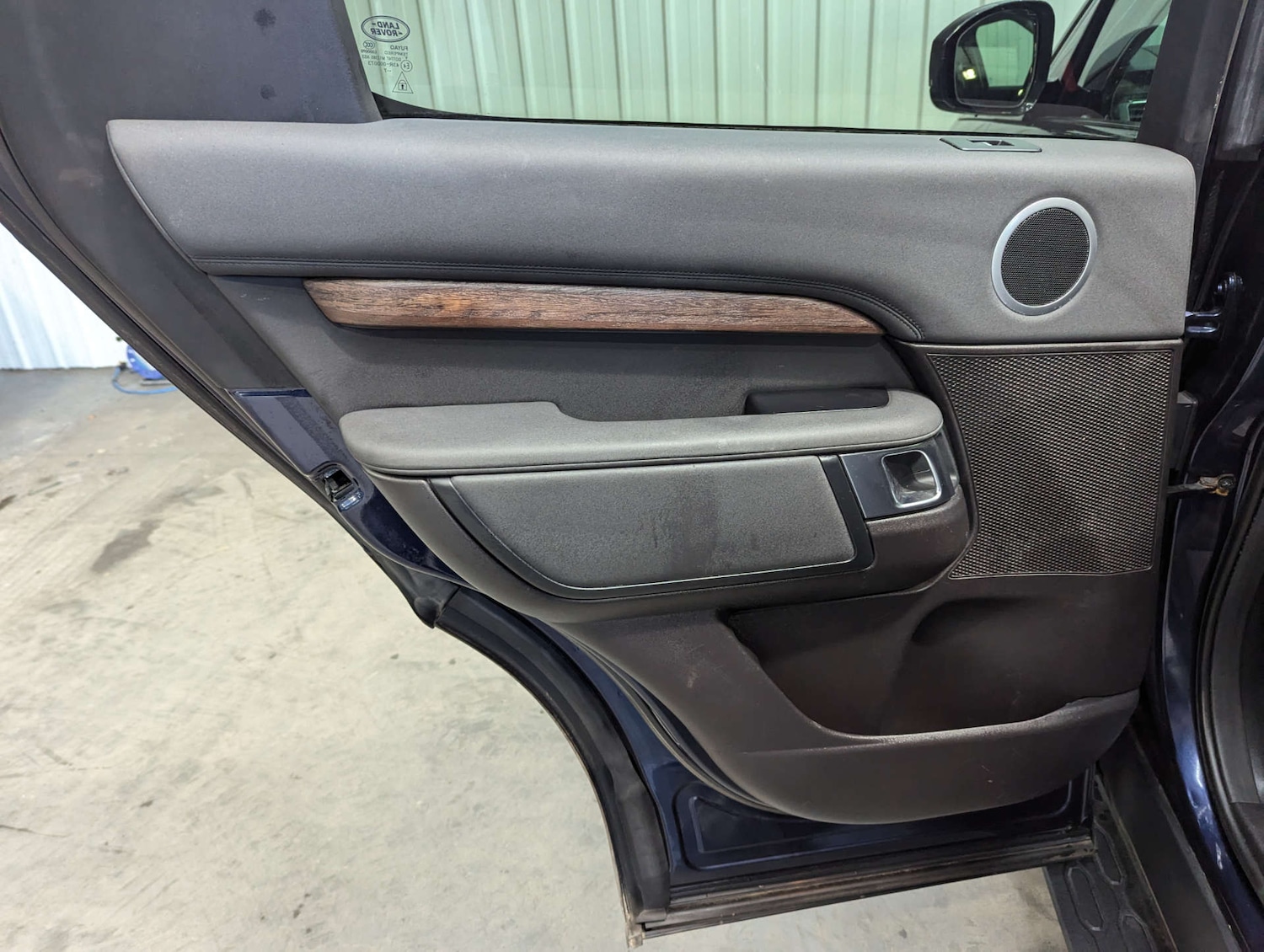 Used Land Rover Discovery 2017 for sale - 76527415: Photo 68