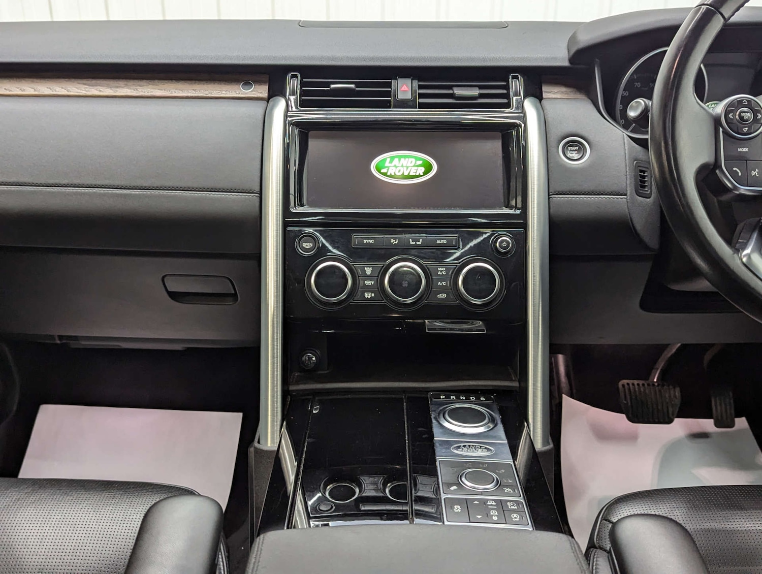 Used Land Rover Discovery 2017 for sale - 76527415: Photo 73