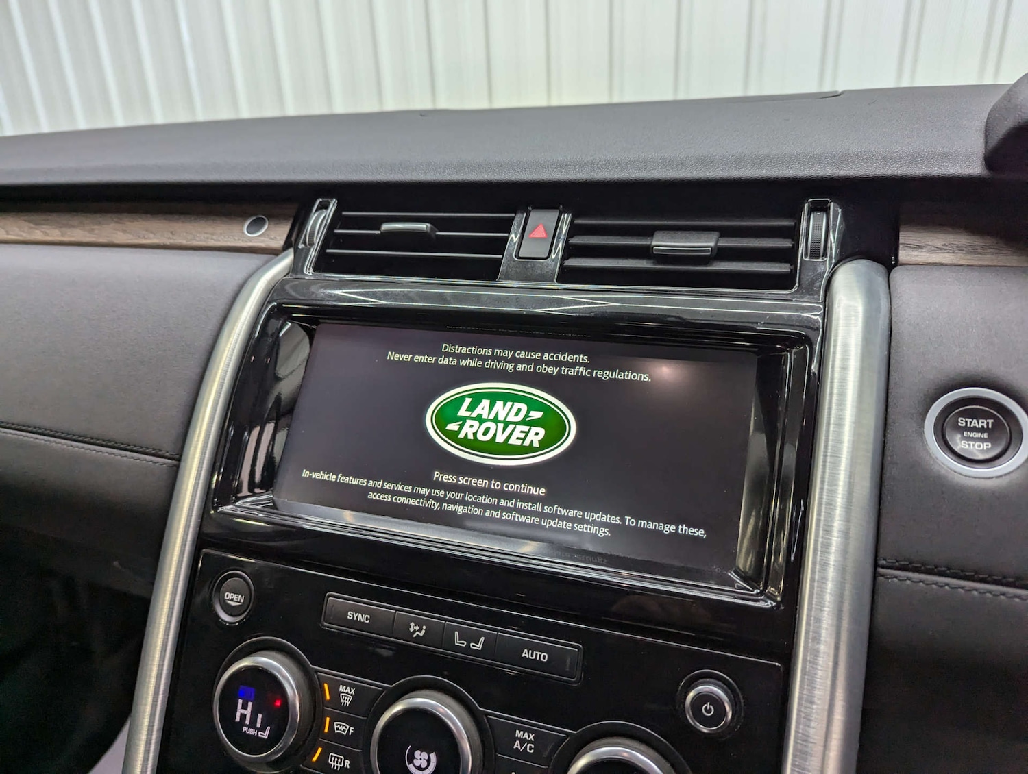 Used Land Rover Discovery 2017 for sale - 76527415: Photo 87