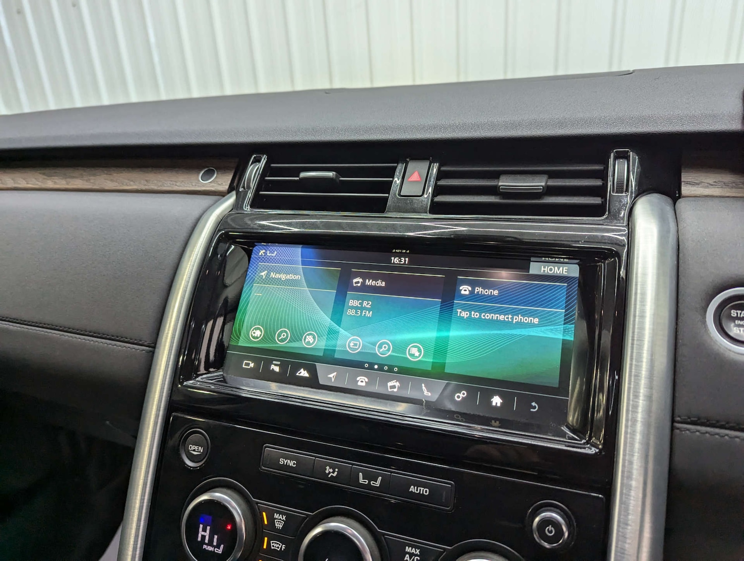 Used Land Rover Discovery 2017 for sale - 76527415: Photo 88