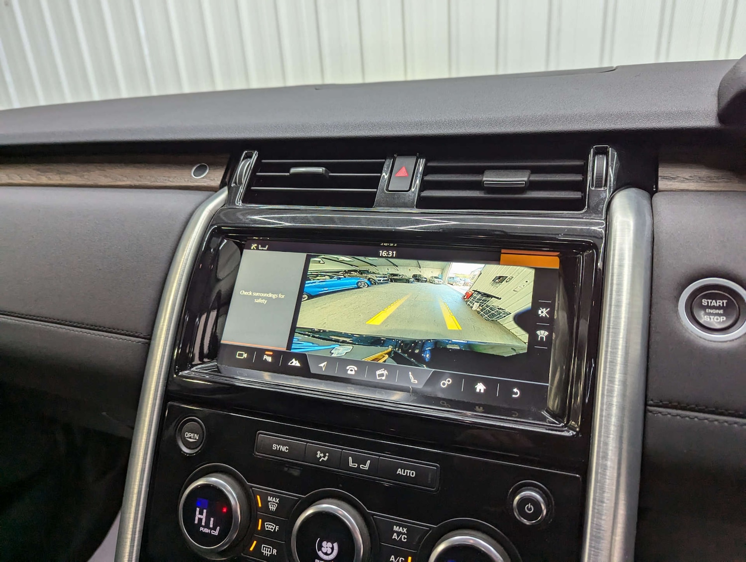 Used Land Rover Discovery 2017 for sale - 76527415: Photo 89