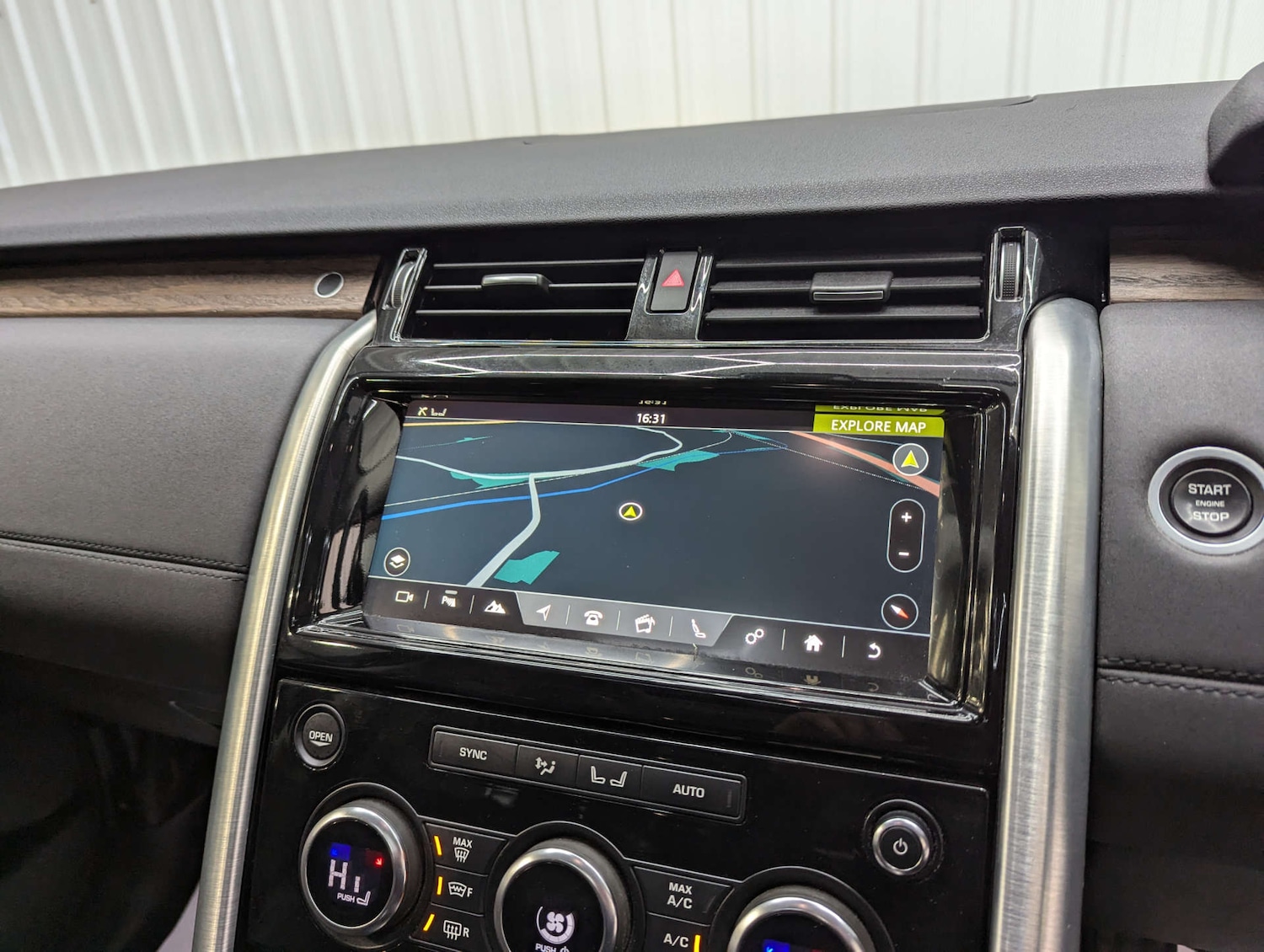 Used Land Rover Discovery 2017 for sale - 76527415: Photo 91