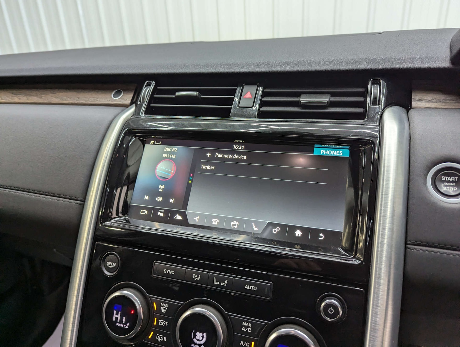 Used Land Rover Discovery 2017 for sale - 76527415: Photo 92