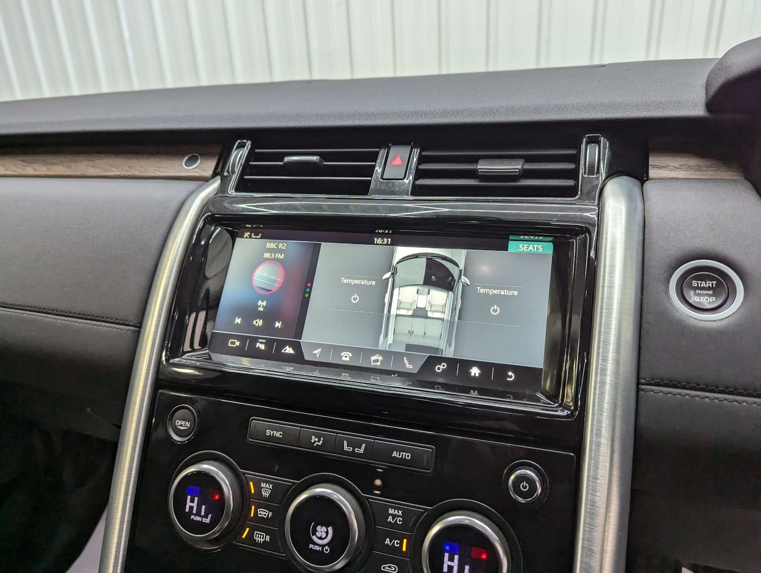 Used Land Rover Discovery 2017 for sale - 76527415: Photo 94