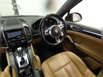 Used Porsche Cayenne 2014 for sale - 75374340: Photo