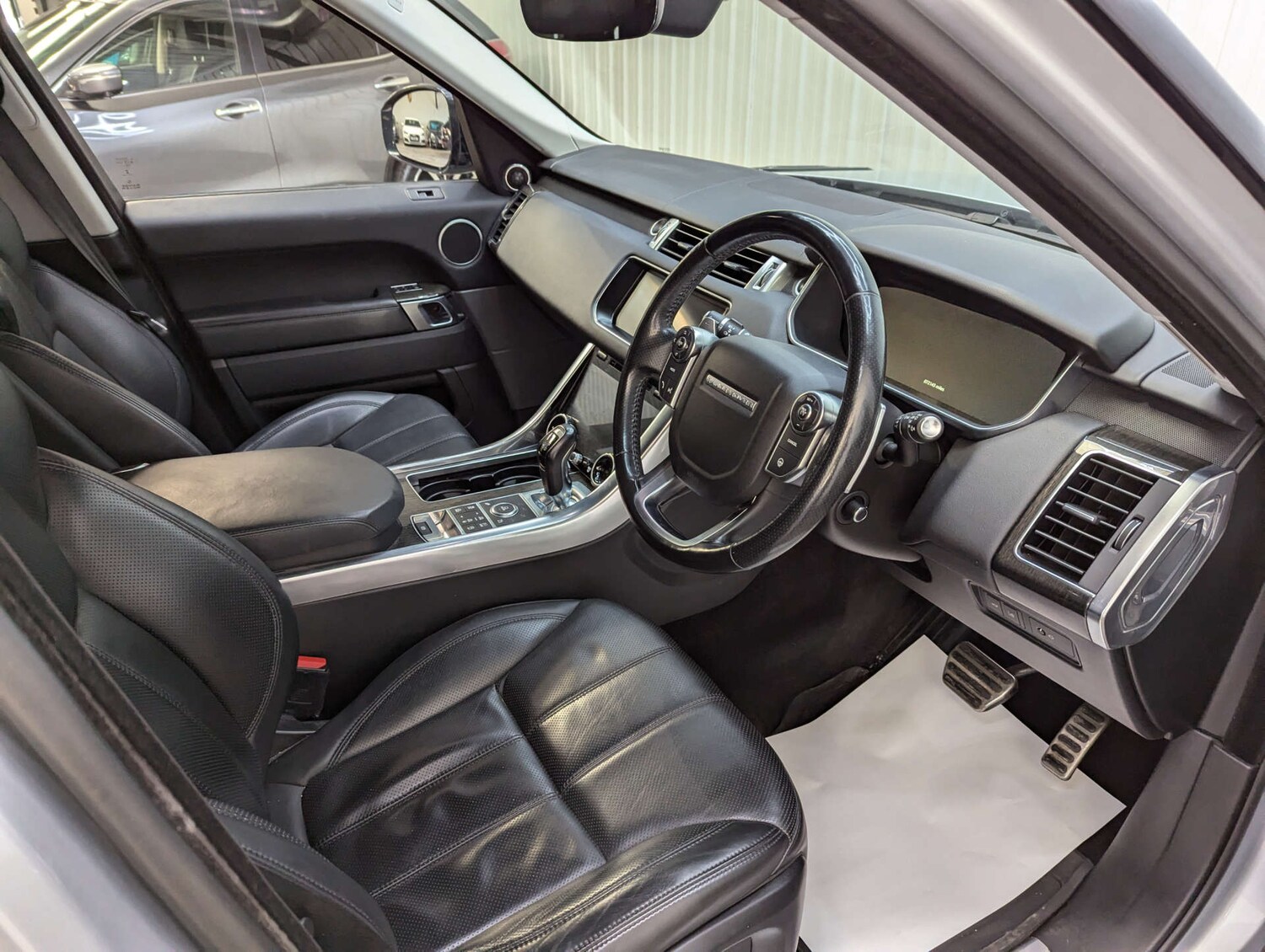 Used Land Rover Range Rover Sport 2017 for sale - 76600617: Photo 47