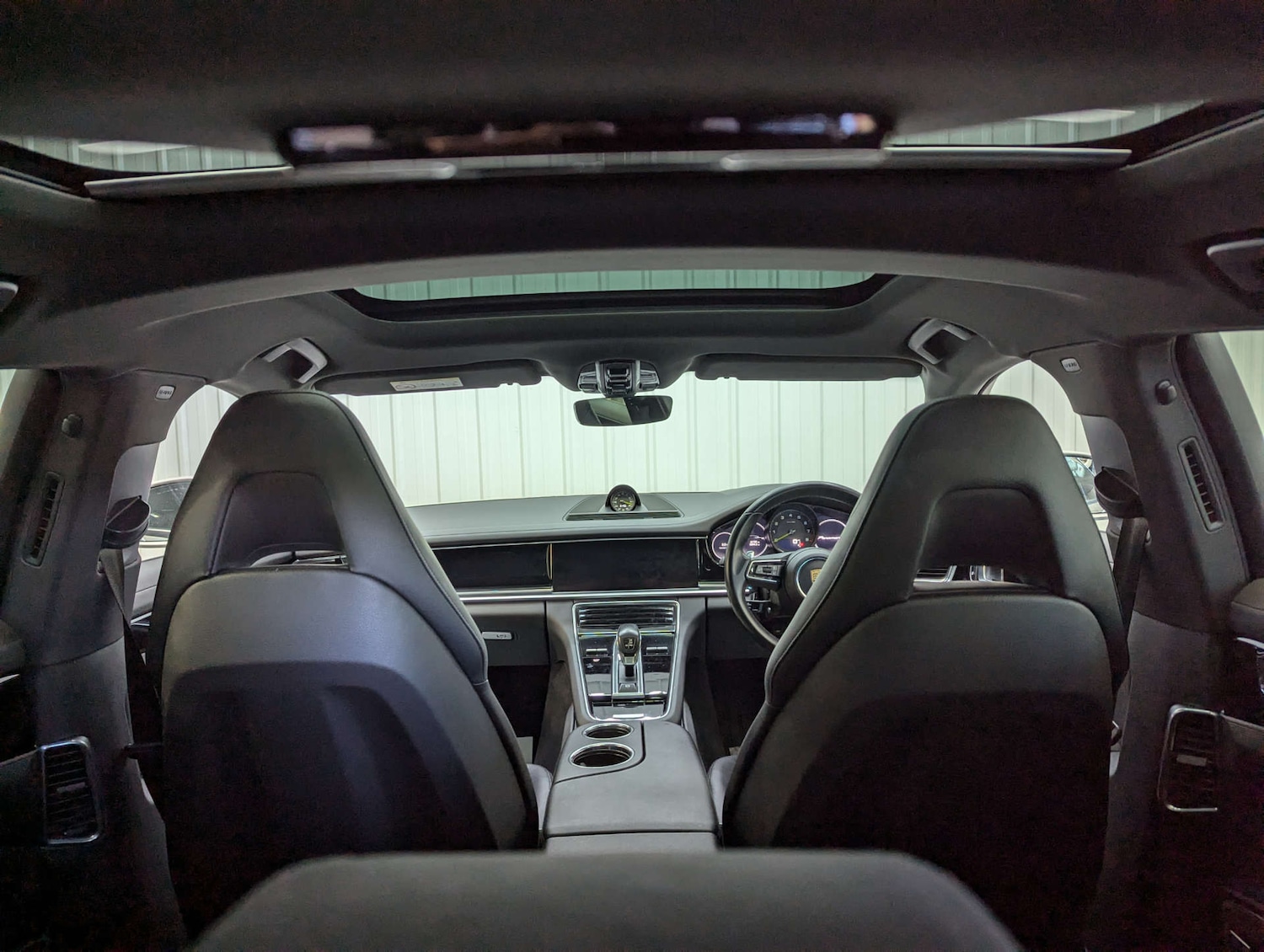 Used Porsche Panamera 2021 for sale - 77678693: Photo 2