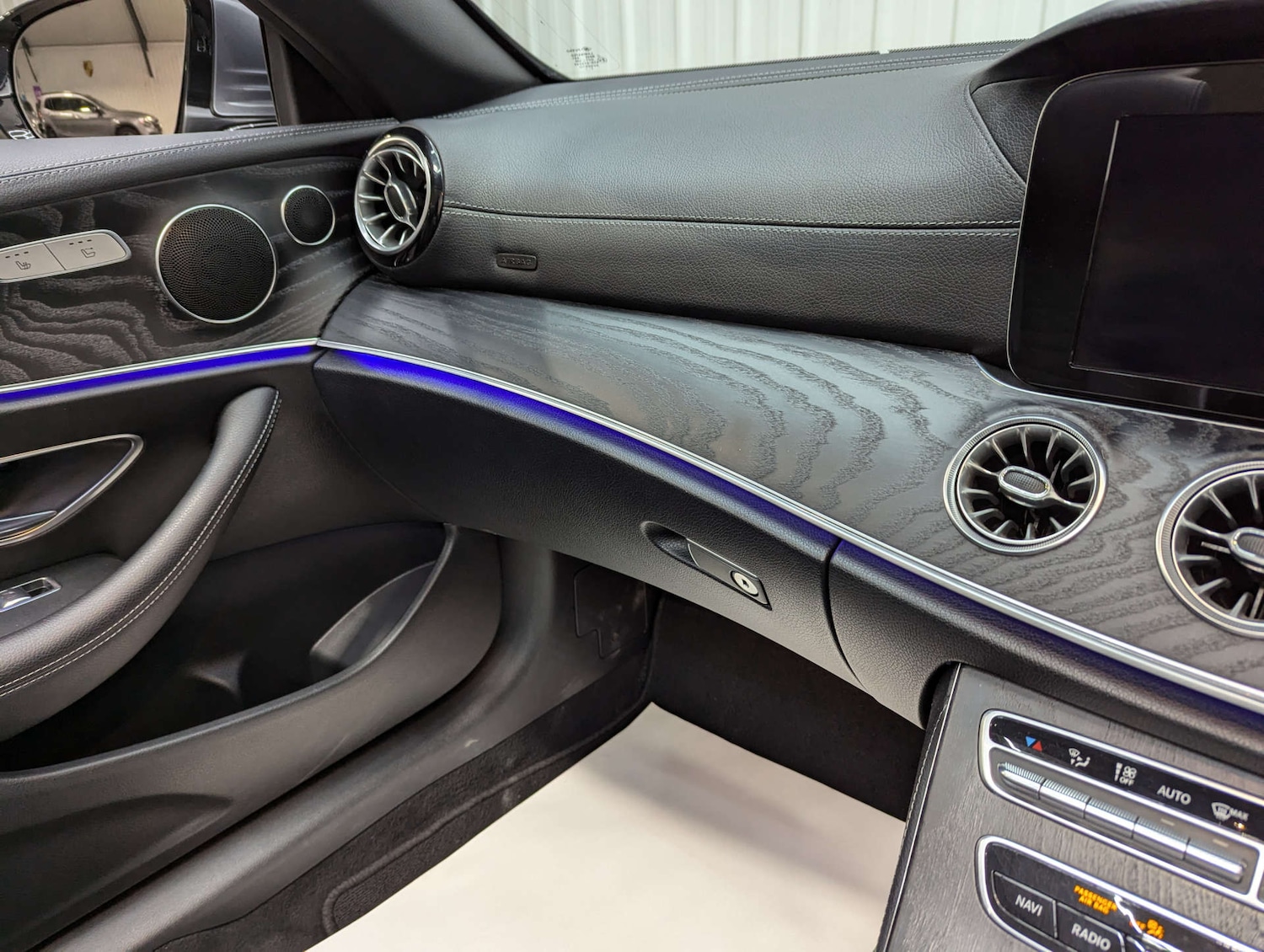 Used Mercedes-Benz E Class 2018 for sale - 76595229: Photo 86