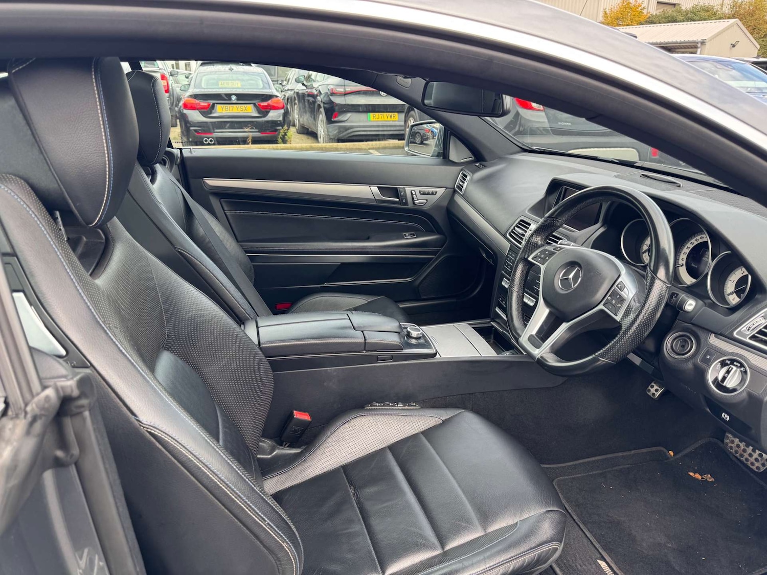 Used Mercedes-Benz E Class 2017 for sale - 76401877: Photo 3