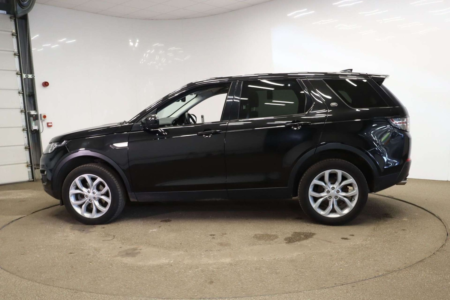 Used Land Rover Discovery Sport 2016 for sale - 76089429: Photo 13