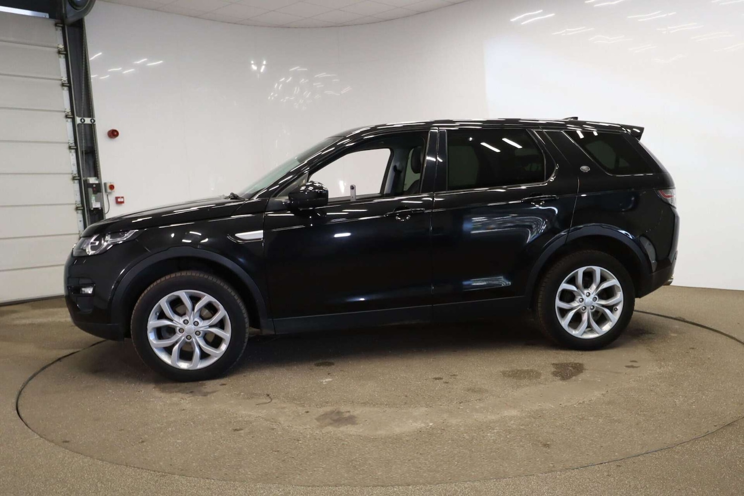 Used Land Rover Discovery Sport 2016 for sale - 76089429: Photo 15