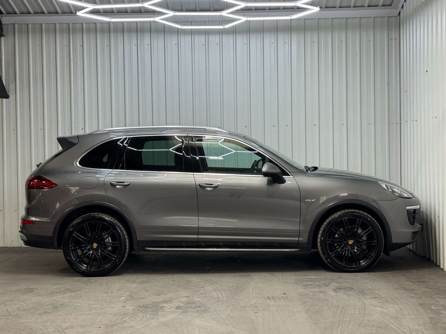 Used Porsche Cayenne 2016 for sale - 76363818: Photo 13