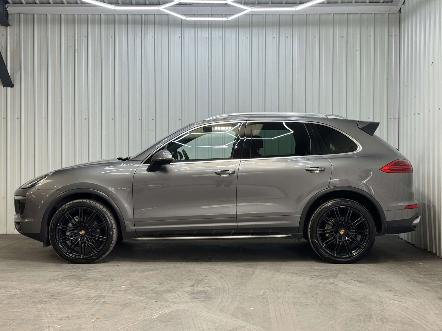 Used Porsche Cayenne 2016 for sale - 76363818: Photo 15