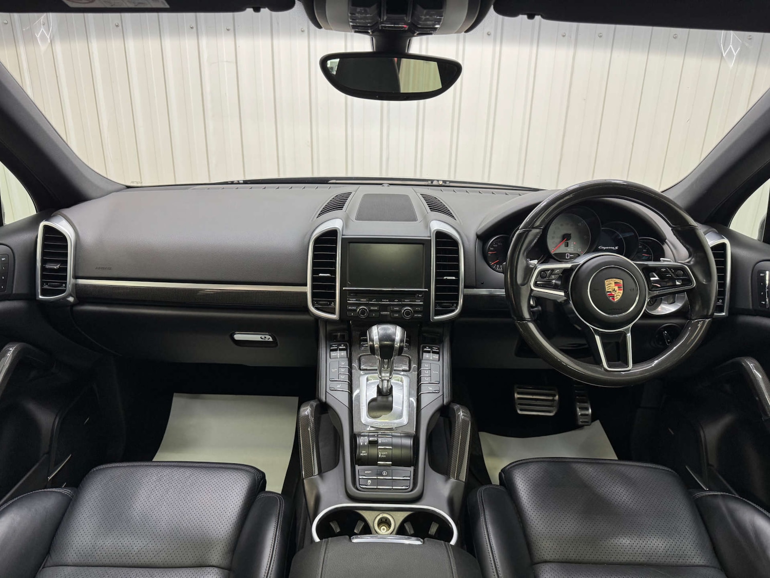 Used Porsche Cayenne 2016 for sale - 76363818: Photo 2