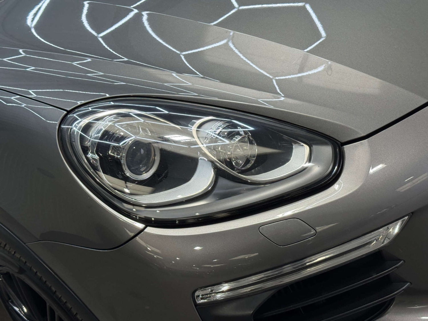 Used Porsche Cayenne 2016 for sale - 76363818: Photo 28