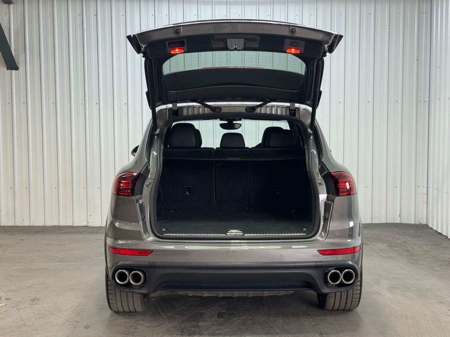 Used Porsche Cayenne 2016 for sale - 76363818: Photo 44