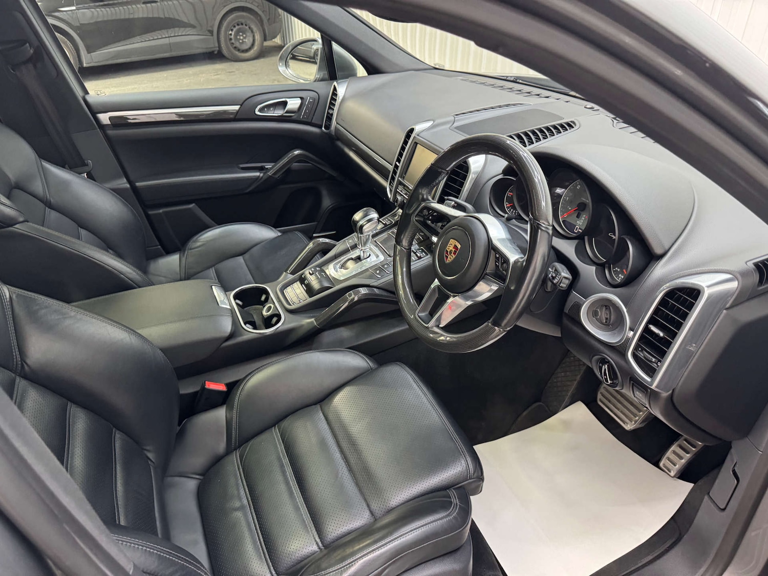 Used Porsche Cayenne 2016 for sale - 76363818: Photo 50