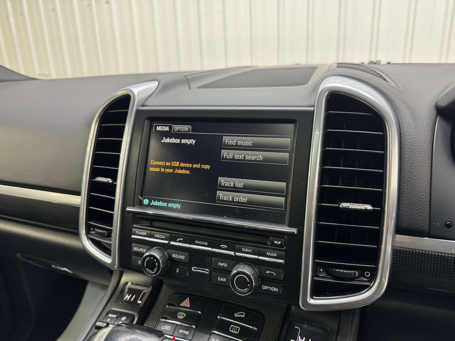 Used Porsche Cayenne 2016 for sale - 76363818: Photo 89