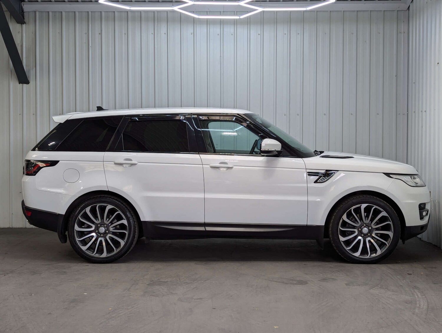 Used Land Rover Range Rover Sport 2016 for sale - 76829958: Photo 13