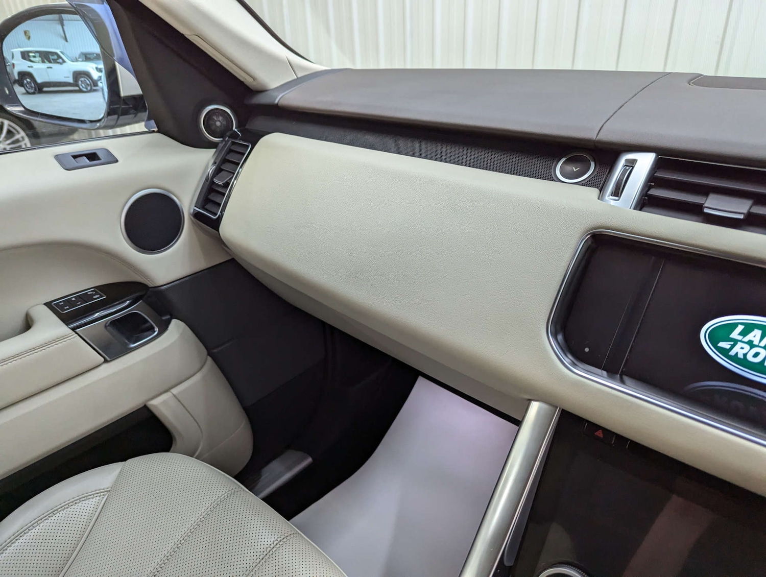 Used Land Rover Range Rover Sport 2016 for sale - 76829958: Photo 93